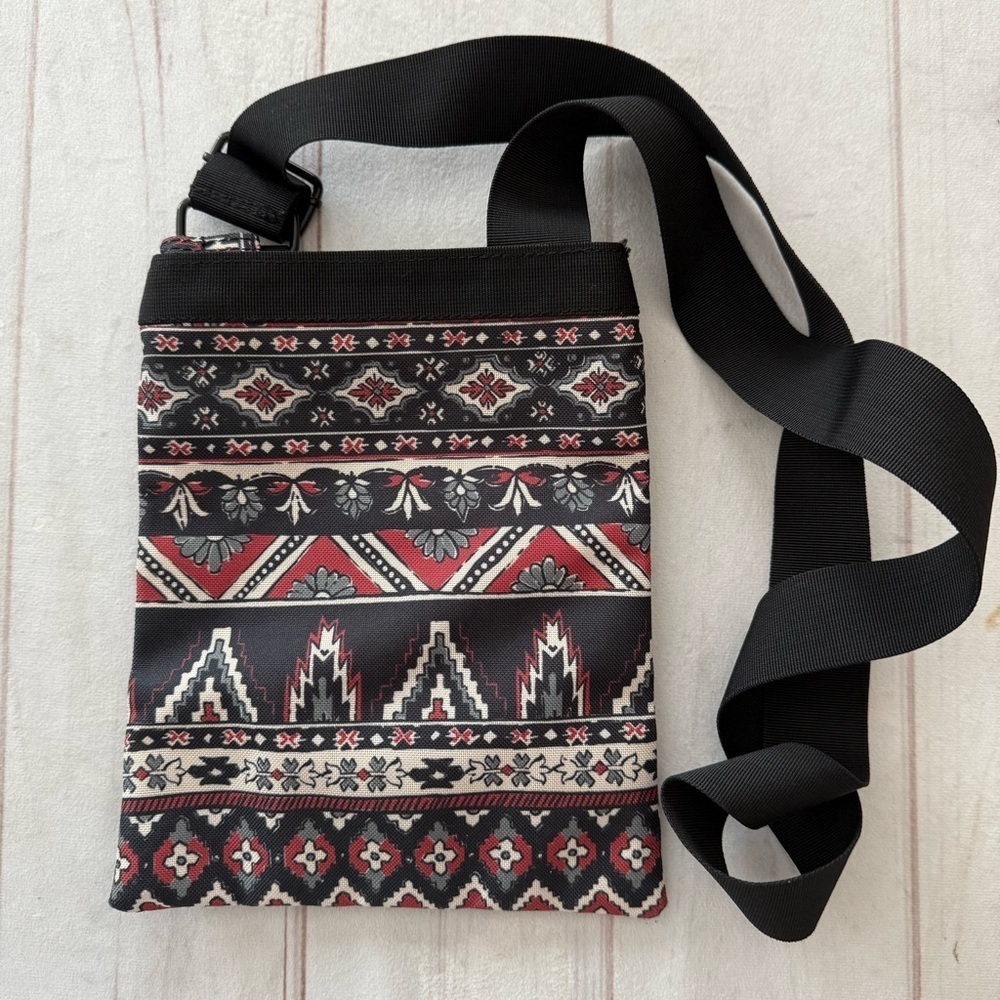 Billabong Aztec Print Multicolor Shoulder Crossbody Bag Purse Boho Casual Travel - Picture 3 of 15